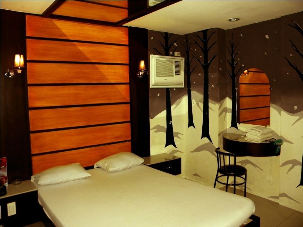 Harts Hotel-Quezon City Cidade Quezon Exterior foto